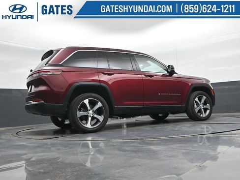 Used 2023 Jeep Grand Cherokee Limited AWD/4WD image 35