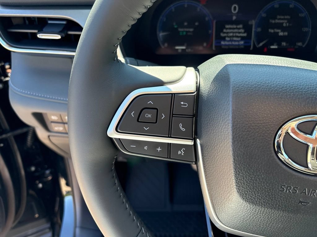 Certified 2026 Toyota Highlander Limited AWD/4WD image 25