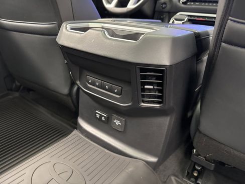 Used 2025 Toyota Tundra Platinum AWD/4WD image 51