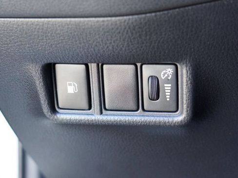 Used 2019 Toyota C-HR LE image 17