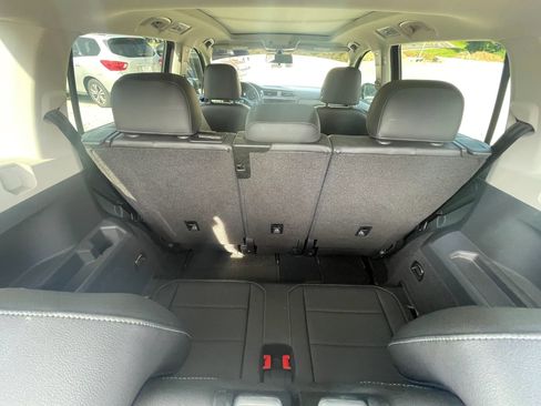 Used 2018 Volkswagen Tiguan SEL FWD image 32