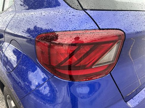 New 2025 Hyundai Venue Limited image 17