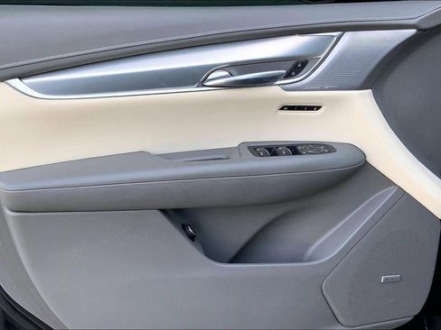 Used 2020 Cadillac XT5 Premium Luxury image 24