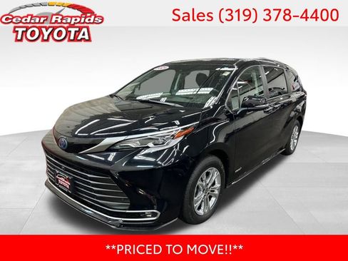 Certified 2021 Toyota Sienna Platinum image 1