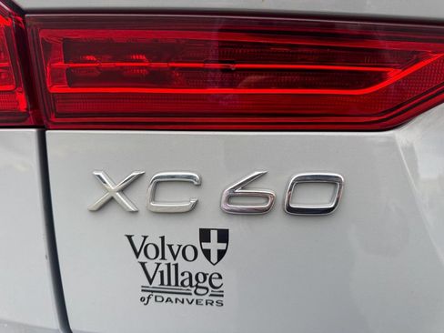Certified 2024 Volvo XC60 B5 Ultimate w/ Climate Package AWD/4WD image 10