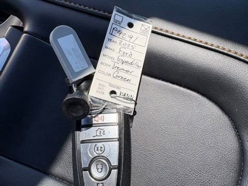 Used 2025 Ford Expedition Tremor AWD/4WD image 6