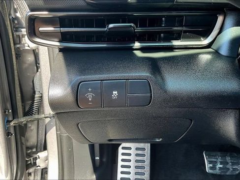 Used 2025 Hyundai Elantra Sport FWD image 14