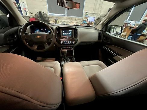 Used 2018 Chevrolet Colorado W/T image 3