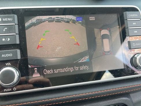 Used 2019 Nissan Kicks SR w/ SR Premium Package FWD image 5