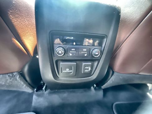 Used 2021 Buick Enclave Avenir w/ Avenir Technology Package FWD image 22