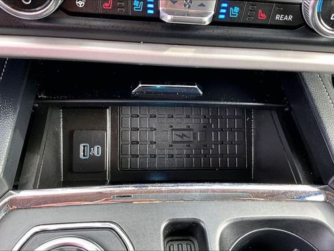 Used 2024 Ford Expedition XLT image 19