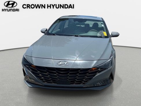 Used 2022 Hyundai Elantra SEL w/ Convenience + Premium Package FWD image 5