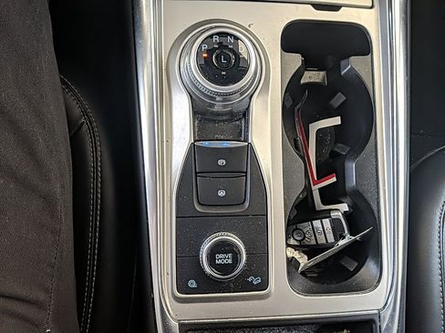 Used 2022 Ford Explorer XLT w/ Equipment Group 202A image 24