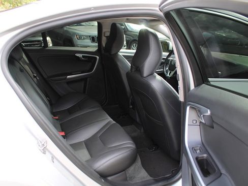 Used 2015 Volvo S60 T5 Premier image 28