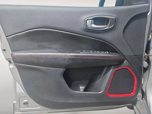 Used 2019 Jeep Compass Trailhawk AWD/4WD image 16