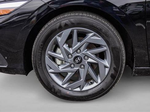 Certified 2025 Hyundai Elantra Blue image 9