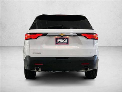 Used 2023 Chevrolet Traverse LT FWD image 4