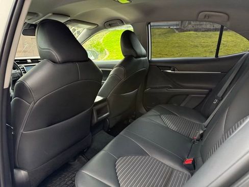 Used 2019 Toyota Camry SE image 25