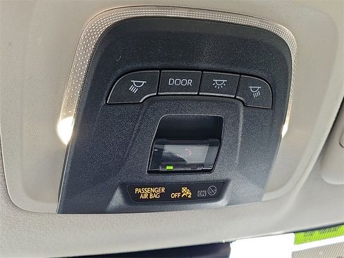 Used 2025 Toyota Corolla LE image 24