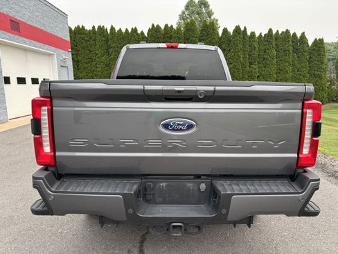 Used 2024 Ford F250 4x4 Crew Cab Super Duty image 4