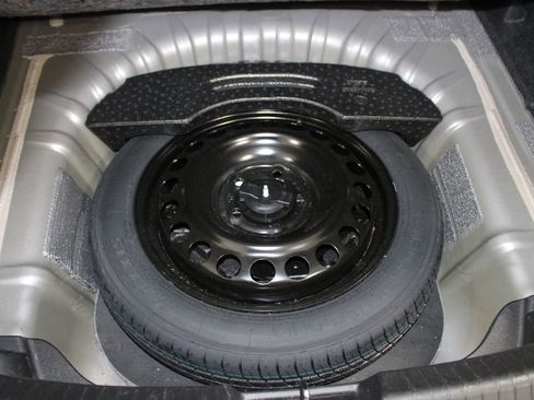 Used 2024 Chevrolet Malibu LT image 28