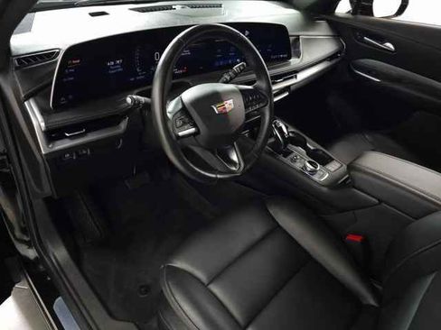 Certified 2025 Cadillac XT4 Premium Luxury image 17