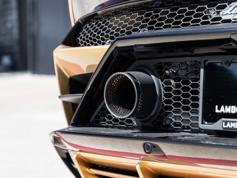 Used 2020 Lamborghini Huracan EVO image 13