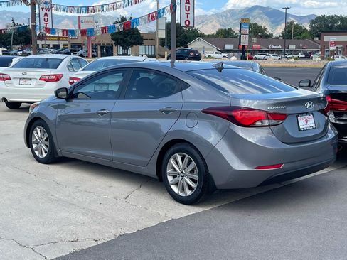 Used 2014 Hyundai Elantra SE w/ Option Group 02 FWD image 7