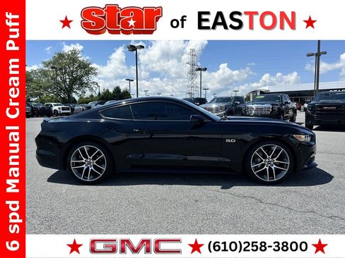 Used 2017 Ford Mustang GT Premium image 3