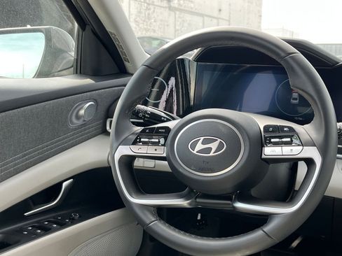 Used 2025 Hyundai Elantra Limited FWD image 29