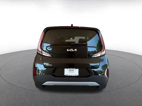 Used 2025 Kia Soul LX w/ LX Technology Package FWD image 11