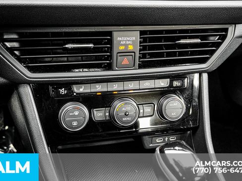 Used 2024 Volkswagen Jetta SE FWD image 43