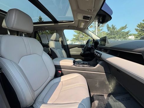 Used 2025 Honda Pilot Touring image 38