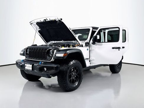 Used 2024 Jeep Wrangler Unlimited AWD/4WD image 22