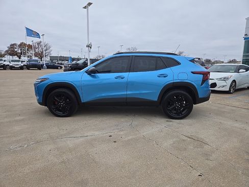 Used 2025 Chevrolet Trax ACTIV w/ Driver Confidence Package image 3