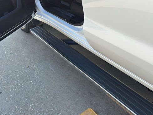 Used 2021 Chevrolet Silverado 1500 High Country w/ Technology Package image 16