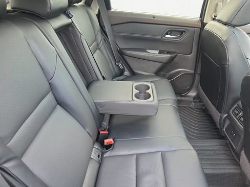 Used 2023 Nissan Rogue SV w/ SV Premium B Package FWD image 22