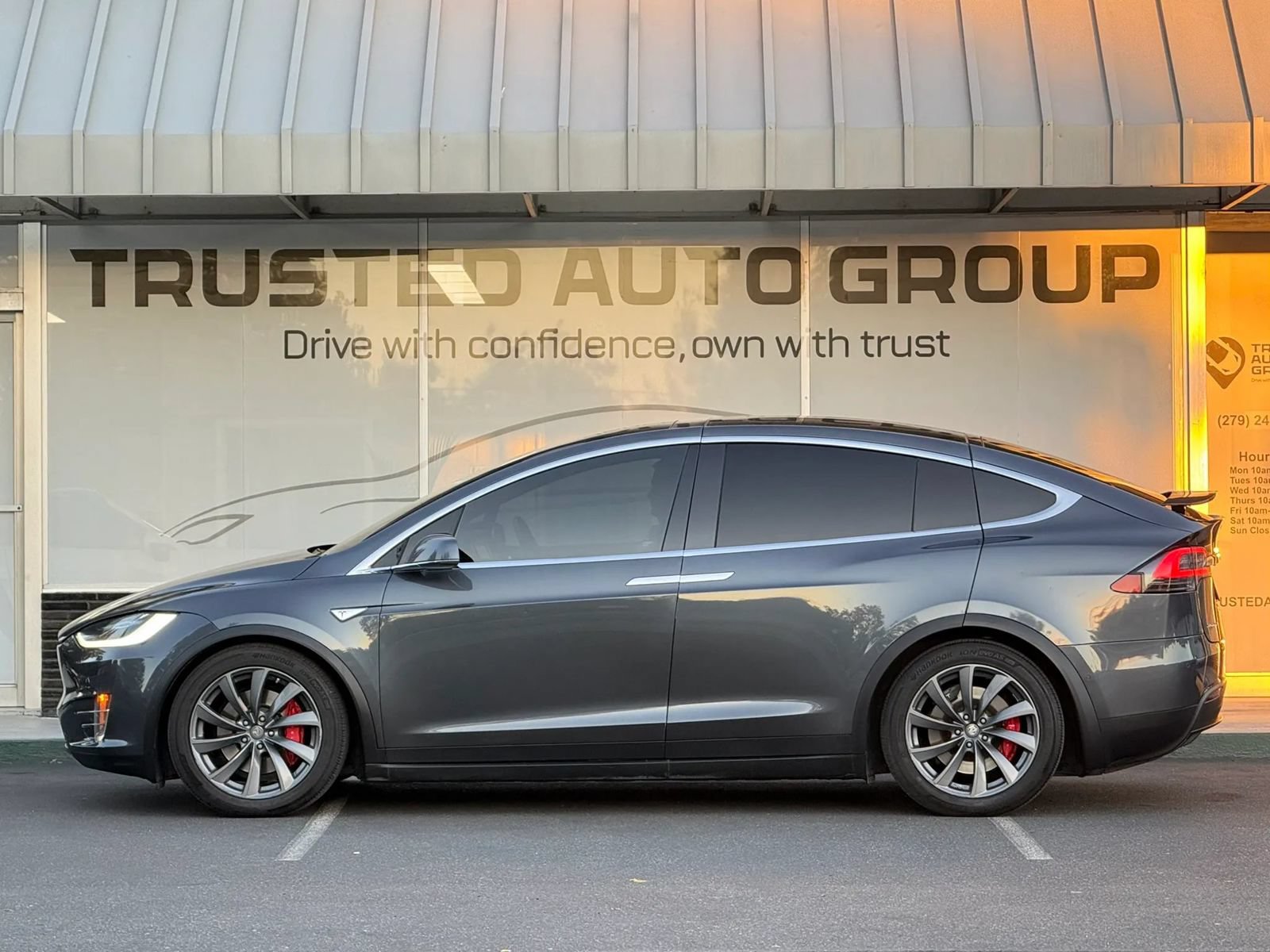 Used 2016 Tesla Model X Performance AWD/4WD image 4