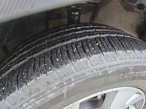 Certified 2025 Subaru Ascent Premium w/ Premium Package image 11