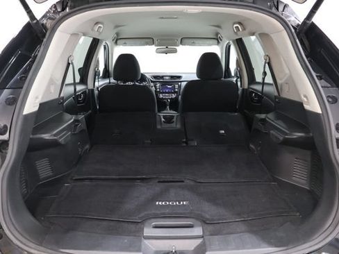Used 2018 Nissan Rogue SV AWD/4WD image 31