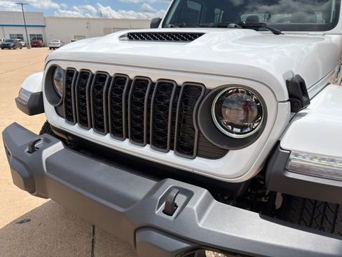 New 2026 Jeep Gladiator Sport AWD/4WD image 6