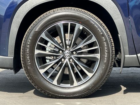 Certified 2026 Toyota Grand Highlander AWD Hybrid image 27
