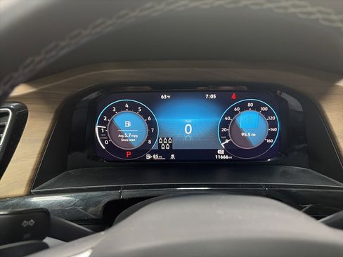 Certified 2025 Volkswagen Atlas SE AWD/4WD image 13