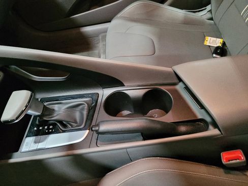 Used 2023 Hyundai Elantra SEL image 26
