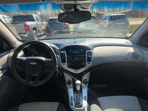 Used 2011 Chevrolet Cruze LS w/ Connectivity Package image 17