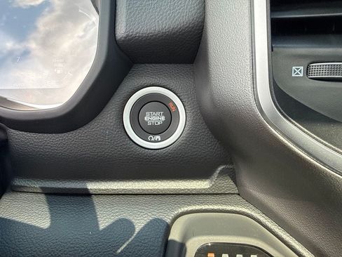 New 2026 RAM 1500 Big Horn AWD/4WD image 15