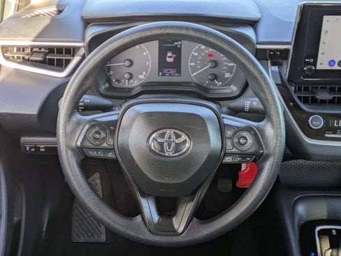 Used 2025 Toyota Corolla LE image 20