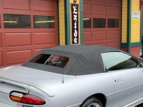 Used 2002 Chevrolet Camaro Z28 w/ Sport Appearance Pkg RWD image 10