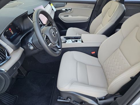 New 2026 Volvo XC90 B6 Plus w/ Protection Package Premier image 15