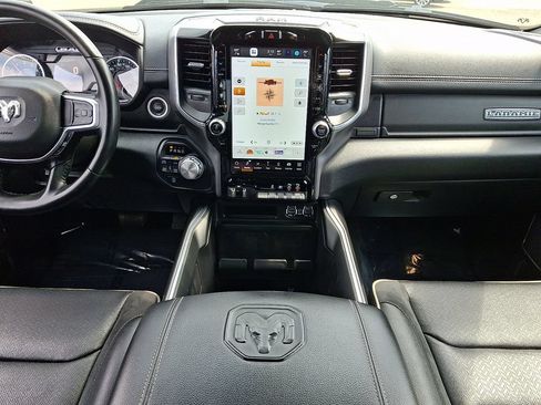 Used 2022 RAM 1500 Laramie AWD/4WD image 16